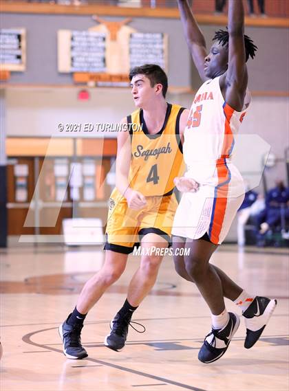Thumbnail 2 in Sequoyah vs. Columbia (New Years Classic) photogallery.