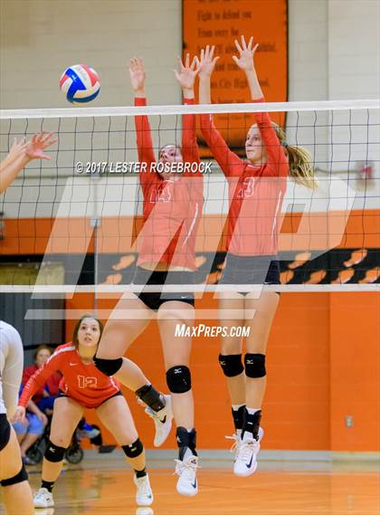 Thumbnail 2 in Jourdanton @ Karnes City photogallery.