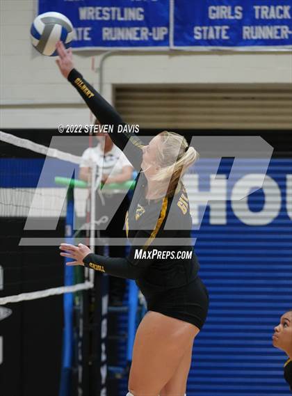 Thumbnail 2 in Perry vs Gilbert photogallery.