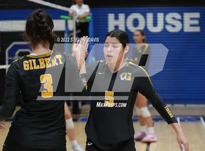 Thumbnail 1 in Perry vs Gilbert photogallery.