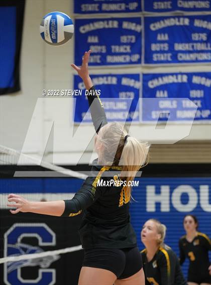 Thumbnail 3 in Perry vs Gilbert photogallery.