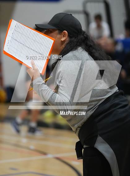 Thumbnail 2 in Perry vs Gilbert photogallery.