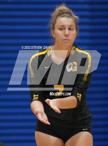 Thumbnail 3 in Perry vs Gilbert photogallery.