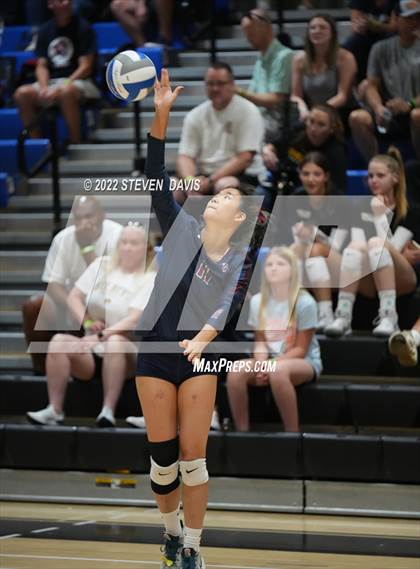 Thumbnail 2 in Perry vs Gilbert photogallery.