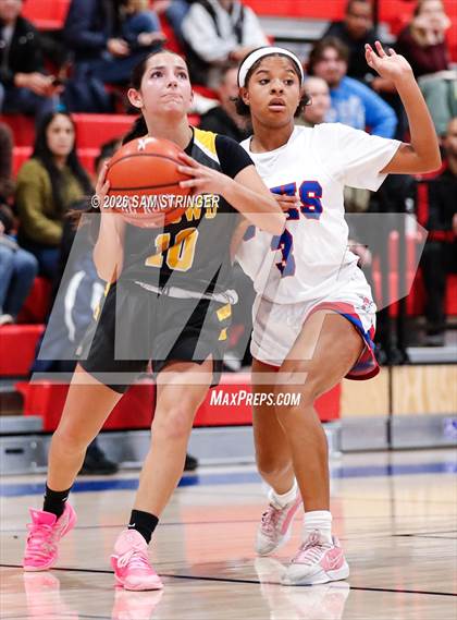 Thumbnail 3 in JV: Bishop O'Dowd @ San Leandro photogallery.