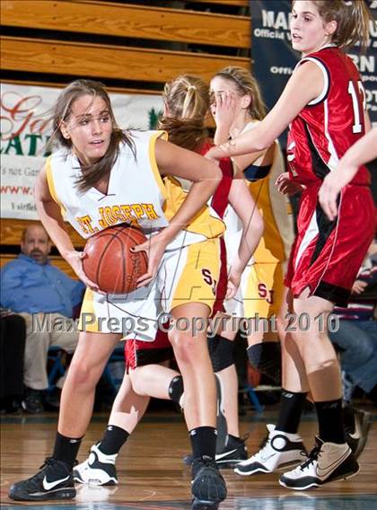 Thumbnail 2 in St. Joseph vs New Canaan (FCIAC Semifinals) photogallery.