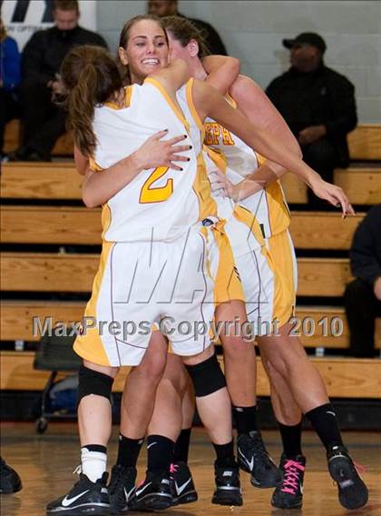Thumbnail 3 in St. Joseph vs New Canaan (FCIAC Semifinals) photogallery.