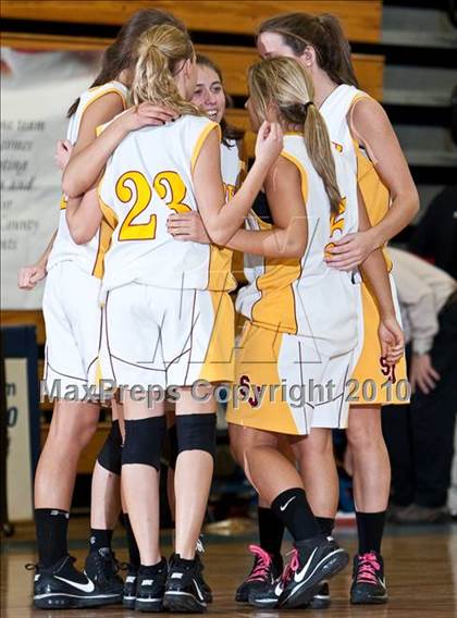 Thumbnail 3 in St. Joseph vs New Canaan (FCIAC Semifinals) photogallery.