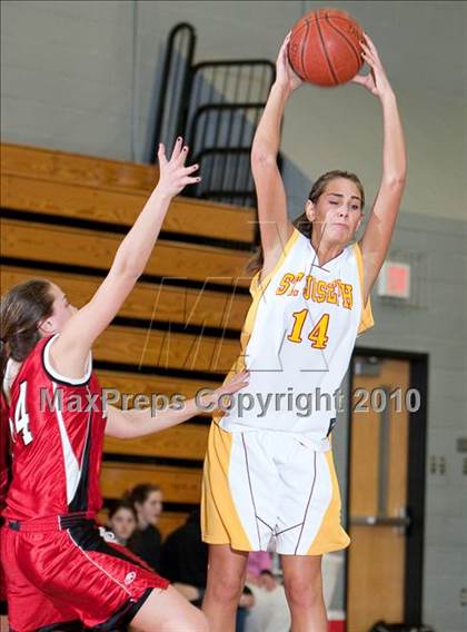 Thumbnail 2 in St. Joseph vs New Canaan (FCIAC Semifinals) photogallery.