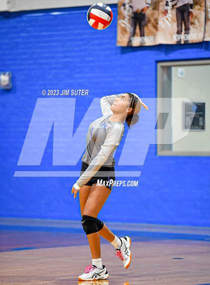 Thumbnail 1 in Snook vs Somerville photogallery.