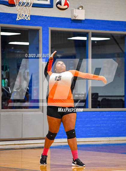 Thumbnail 3 in Snook vs Somerville photogallery.