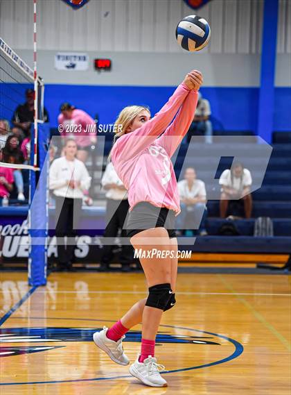 Thumbnail 1 in Snook vs Somerville photogallery.