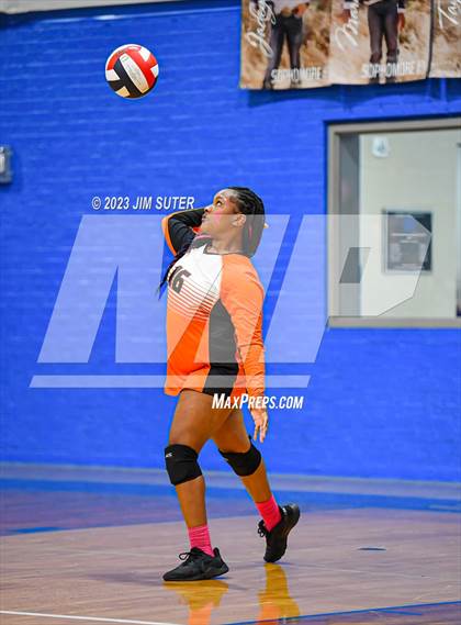 Thumbnail 3 in Snook vs Somerville photogallery.
