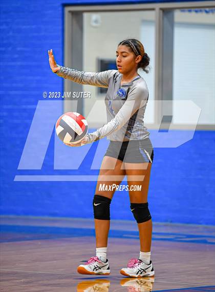 Thumbnail 3 in Snook vs Somerville photogallery.