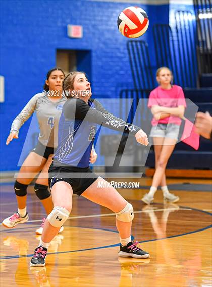 Thumbnail 1 in Snook vs Somerville photogallery.