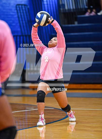 Thumbnail 3 in Snook vs Somerville photogallery.