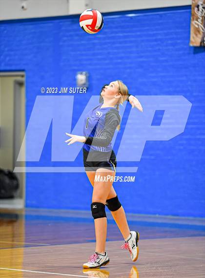 Thumbnail 3 in Snook vs Somerville photogallery.