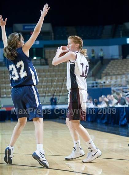 Thumbnail 1 in Quaboag Regional vs. Swampscott (MIAA D3 Final) photogallery.