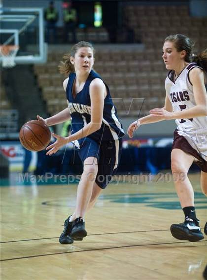 Thumbnail 2 in Quaboag Regional vs. Swampscott (MIAA D3 Final) photogallery.