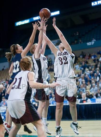Thumbnail 2 in Quaboag Regional vs. Swampscott (MIAA D3 Final) photogallery.