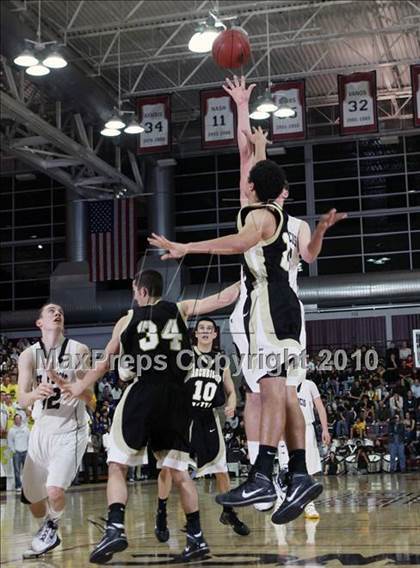 Thumbnail 1 in St. Francis vs. Archbishop Mitty (CIF CCS D2 Final) photogallery.