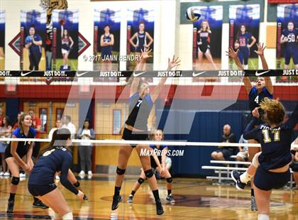 Thumbnail 2 in Notre Dame vs. McQueen (Durango Fall Classic) photogallery.