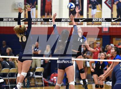 Thumbnail 3 in Notre Dame vs. McQueen (Durango Fall Classic) photogallery.