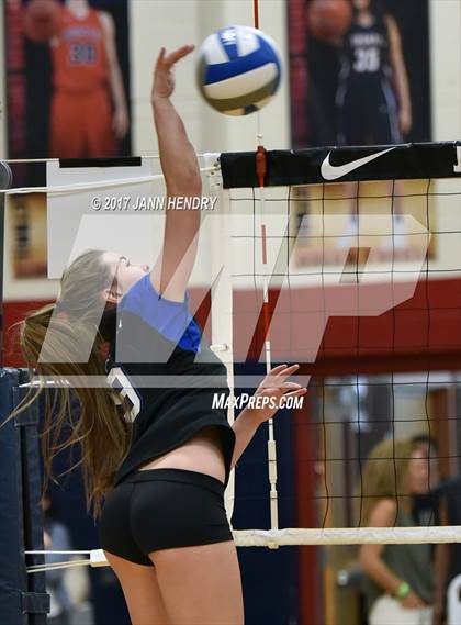 Thumbnail 2 in Notre Dame vs. McQueen (Durango Fall Classic) photogallery.