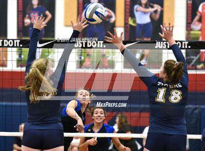 Thumbnail 1 in Notre Dame vs. McQueen (Durango Fall Classic) photogallery.