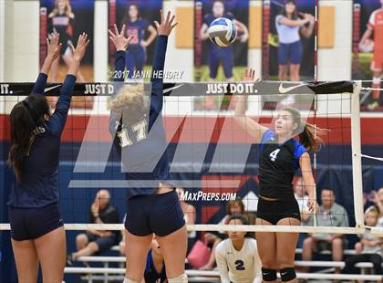 Thumbnail 1 in Notre Dame vs. McQueen (Durango Fall Classic) photogallery.