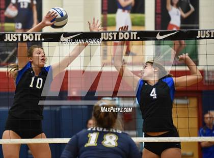 Thumbnail 1 in Notre Dame vs. McQueen (Durango Fall Classic) photogallery.