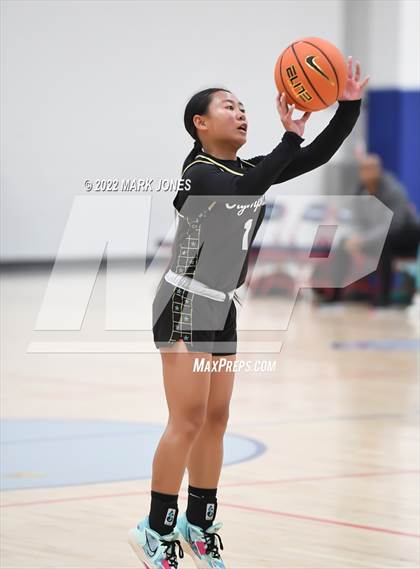 Thumbnail 1 in Riverdale Ridge vs. Olympian (Nike Tournament of Champions) photogallery.