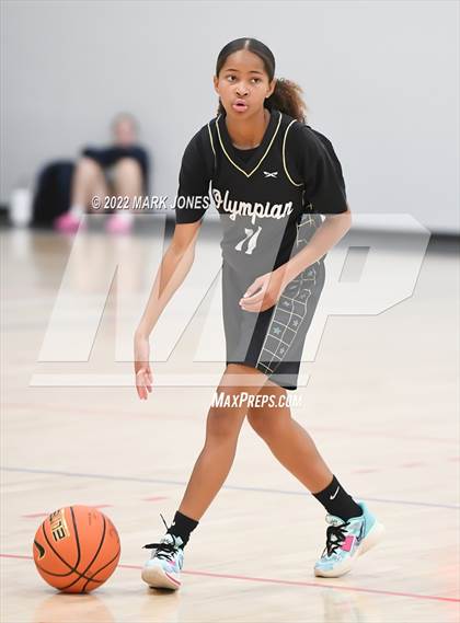 Thumbnail 3 in Riverdale Ridge vs. Olympian (Nike Tournament of Champions) photogallery.