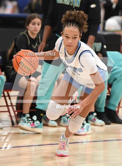 Thumbnail 1 in Riverdale Ridge vs. Olympian (Nike Tournament of Champions) photogallery.