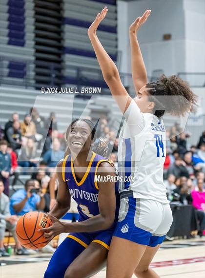 Thumbnail 2 in Montverde Academy vs. IMG Academy (Chipotle Nationals Championship Game) photogallery.