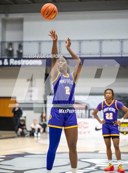 Thumbnail 3 in Montverde Academy vs. IMG Academy (Chipotle Nationals Championship Game) photogallery.