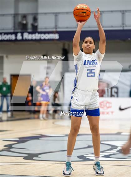 Thumbnail 3 in Montverde Academy vs. IMG Academy (Chipotle Nationals Championship Game) photogallery.