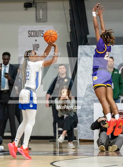 Thumbnail 3 in Montverde Academy vs. IMG Academy (Chipotle Nationals Championship Game) photogallery.