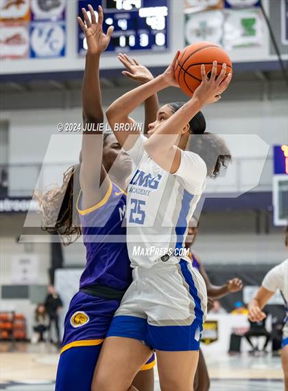 Thumbnail 3 in Montverde Academy vs. IMG Academy (Chipotle Nationals Championship Game) photogallery.