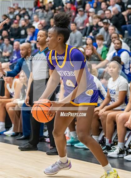 Thumbnail 2 in Montverde Academy vs. IMG Academy (Chipotle Nationals Championship Game) photogallery.