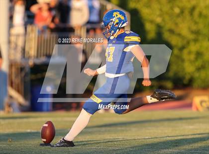 Thumbnail 1 in St. Paul vs Bishop Amat photogallery.
