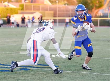 Thumbnail 3 in St. Paul vs Bishop Amat photogallery.