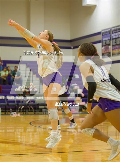 Thumbnail 2 in Jordan @ Morton Ranch photogallery.
