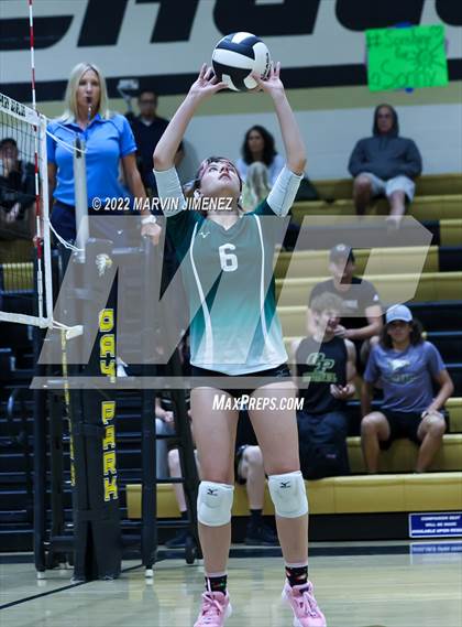 Thumbnail 3 in Royal vs. Oak Park photogallery.