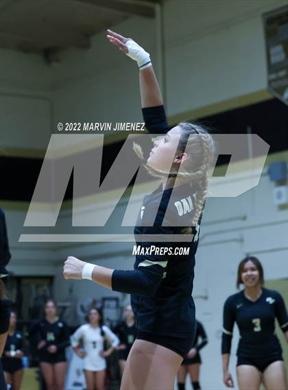 Thumbnail 3 in Royal vs. Oak Park photogallery.