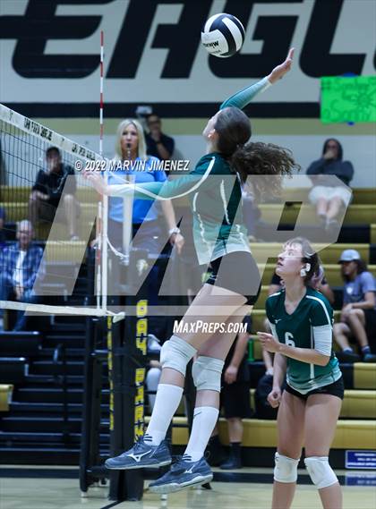 Thumbnail 2 in Royal vs. Oak Park photogallery.