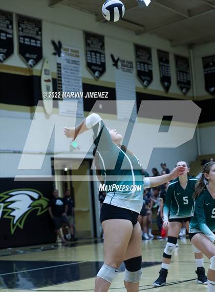 Thumbnail 2 in Royal vs. Oak Park photogallery.