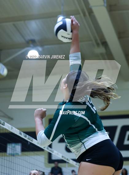 Thumbnail 2 in Royal vs. Oak Park photogallery.