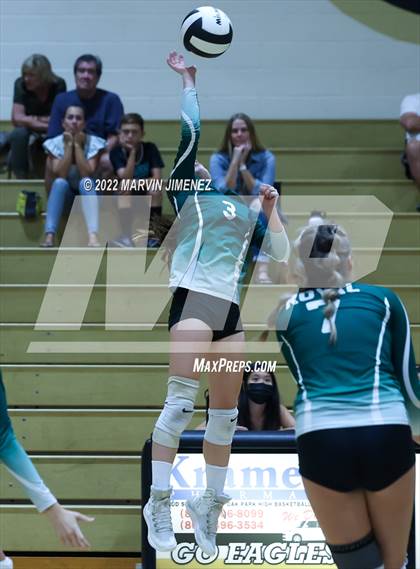 Thumbnail 3 in Royal vs. Oak Park photogallery.