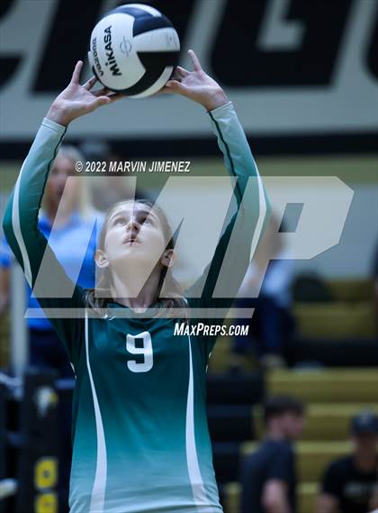 Thumbnail 1 in Royal vs. Oak Park photogallery.